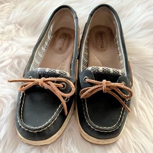 SPERRY•navy 2 eyelet leather boat shoes 7 EUC